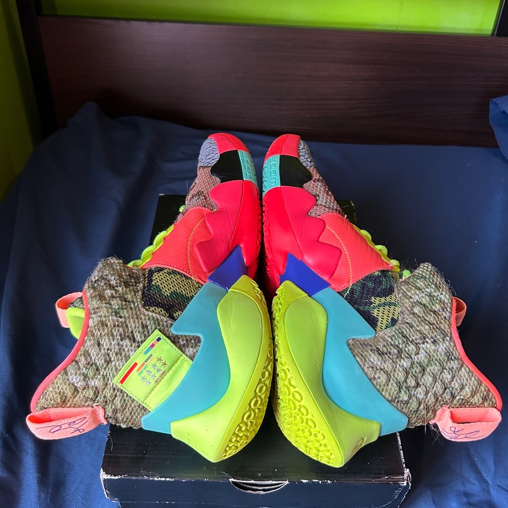 Jordan Why Not Zero All Star
Size 10 - Picture 6 of 8
